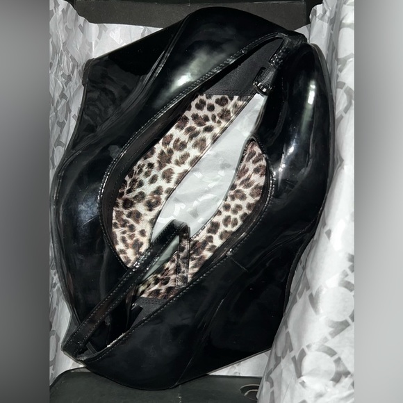 Kenneth Cole Reaction Shoes - Kenneth Cole Patent Leather Wedge Heels